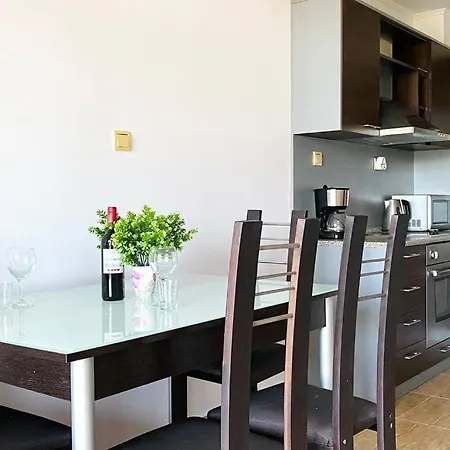 Apartello⊛com Diamond - Private Near Marina Dinevi In Aparthotel